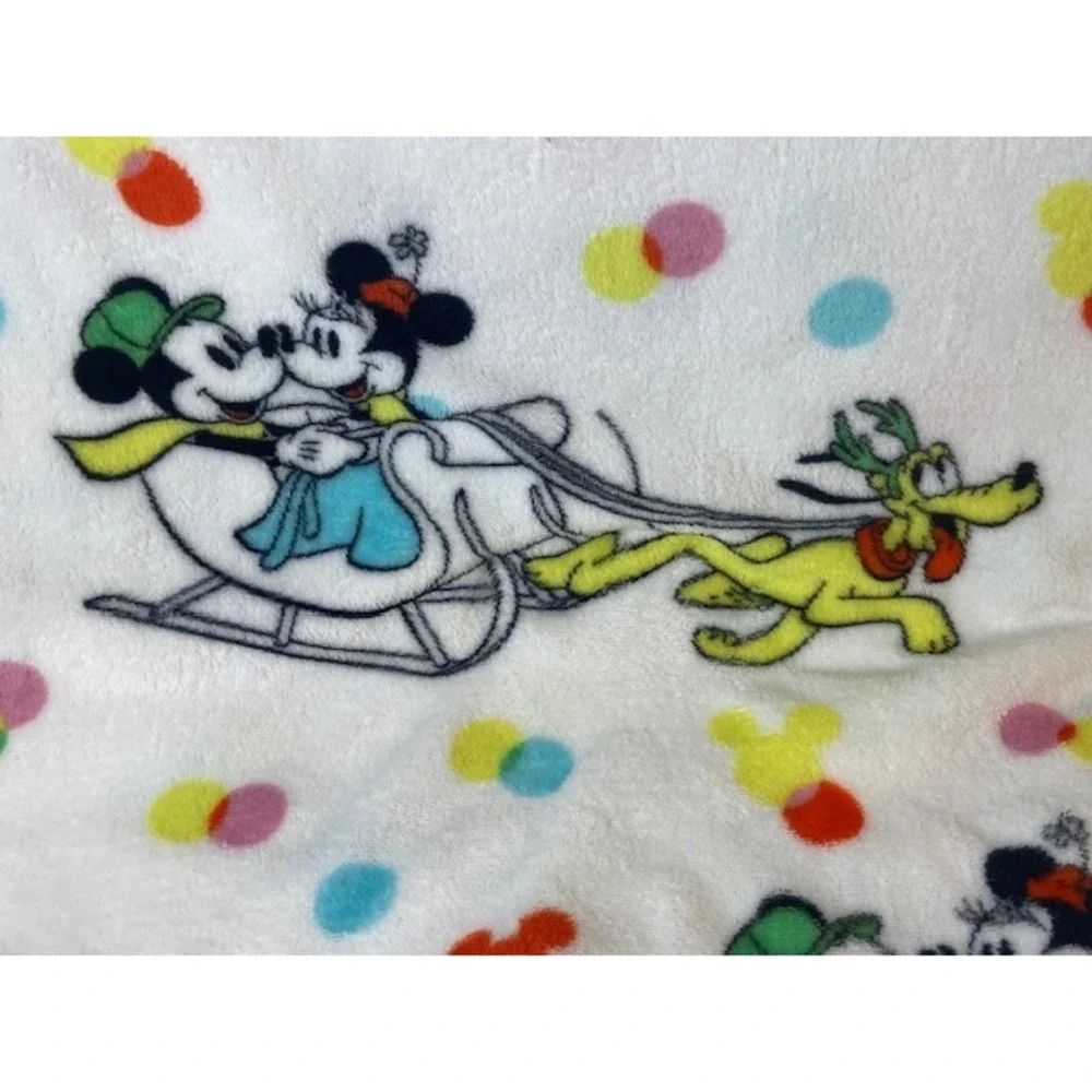 Disney Mickey Minnie Pluto Winter Sleigh Fleece Baby Blanket Polka Dot 70